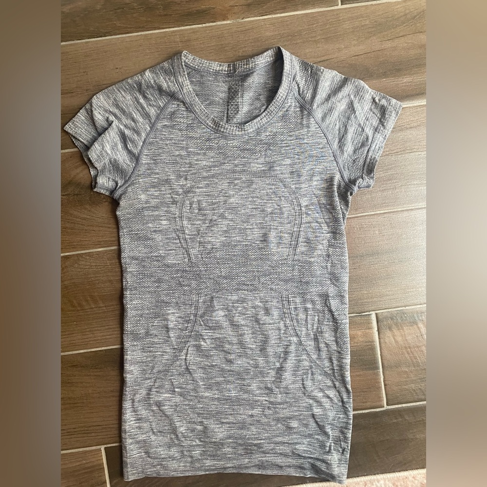 Women’s Swiftly Tech Short-Sleeve Shirt 2.0 size 4 grey